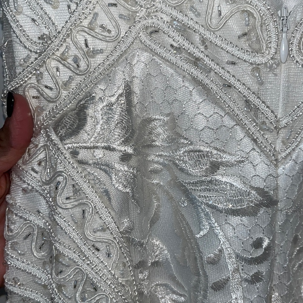 Beautiful elegant wedding dress! - Picture 4 of 9